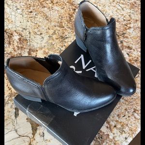 Black Short leather booties by naturalizer size 8 1/2